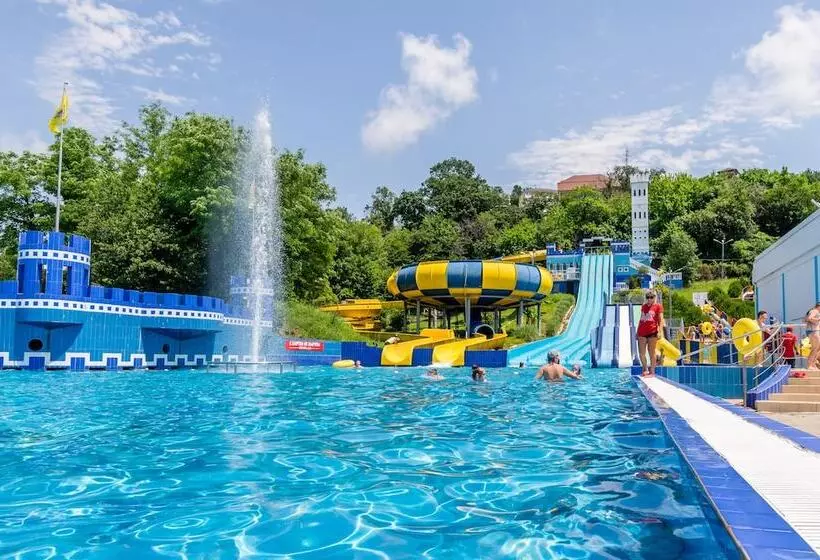 בית מלון כפרי Akvaloo