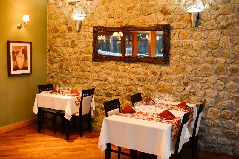 Altos Ushuaia Hotel & Resto