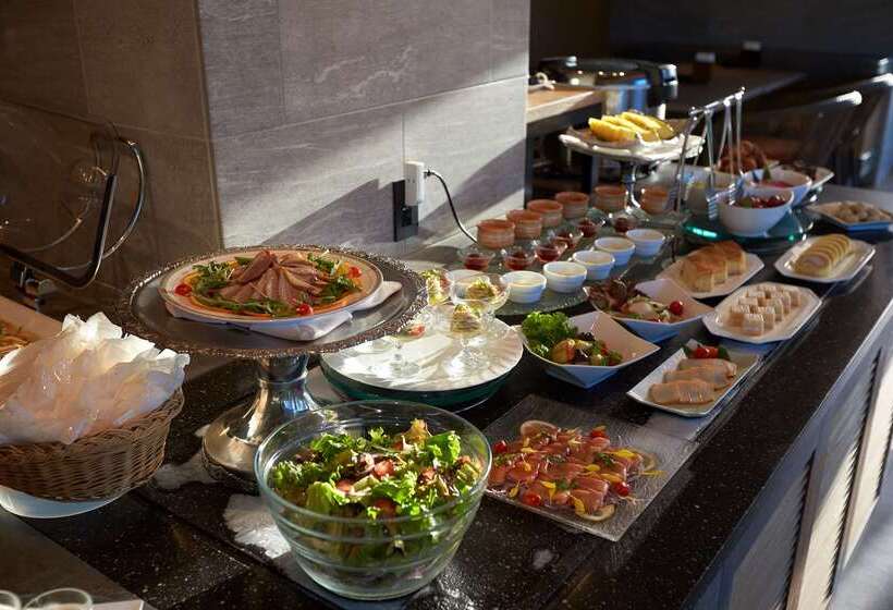 هتل Best Western Okinawa Onna Beach