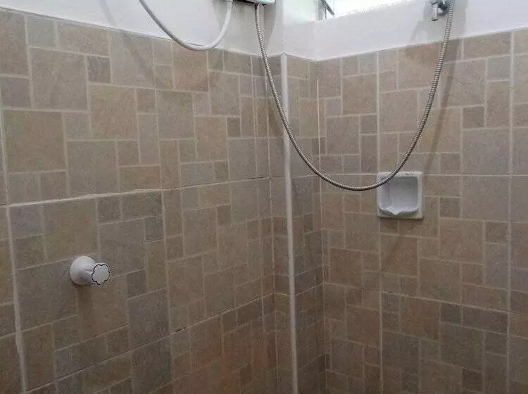 호텔 Chiisai Natsu Resort Panglao