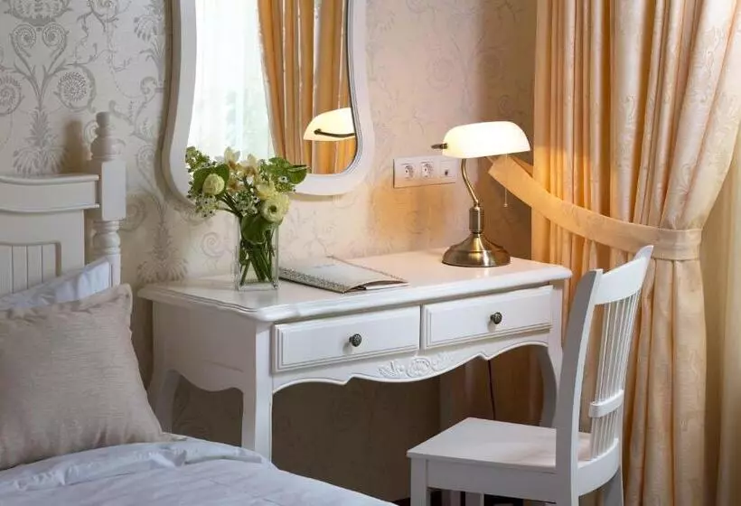 Hotelli De Gaulle Boutique
