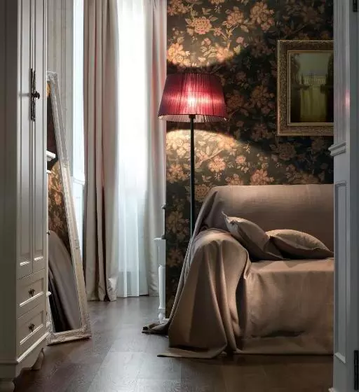 Hotelli De Gaulle Boutique