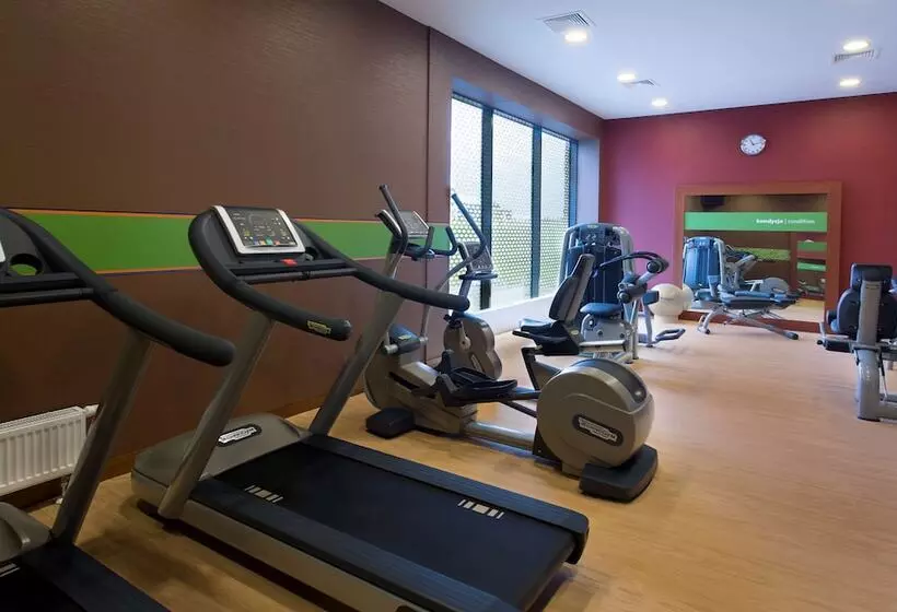 בית מלון כפרי Hampton By Hilton Gdansk Airport