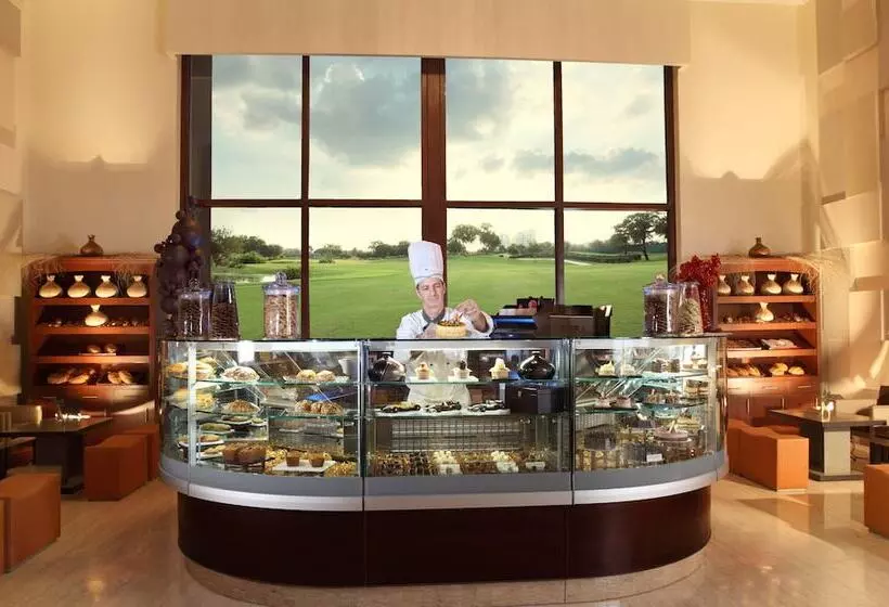 Hotel Jaypee Greens Golf And Spa Resort