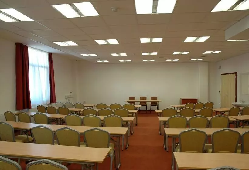 هتل Krek Superior