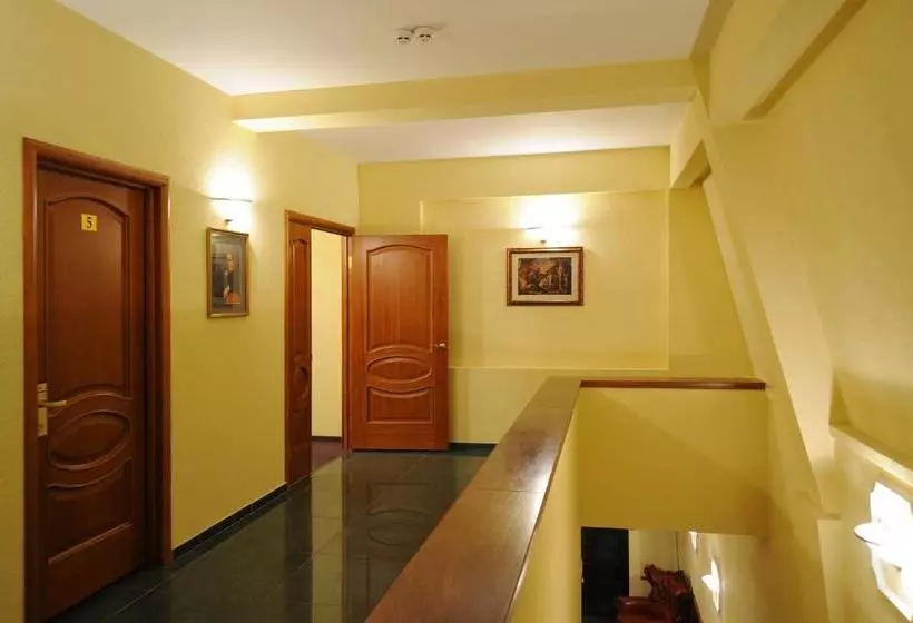 Отель Lermontov