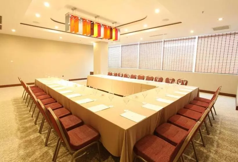 Nevali Hotel & Convention Center