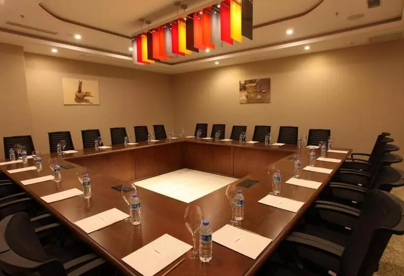 Nevali Hotel & Convention Center