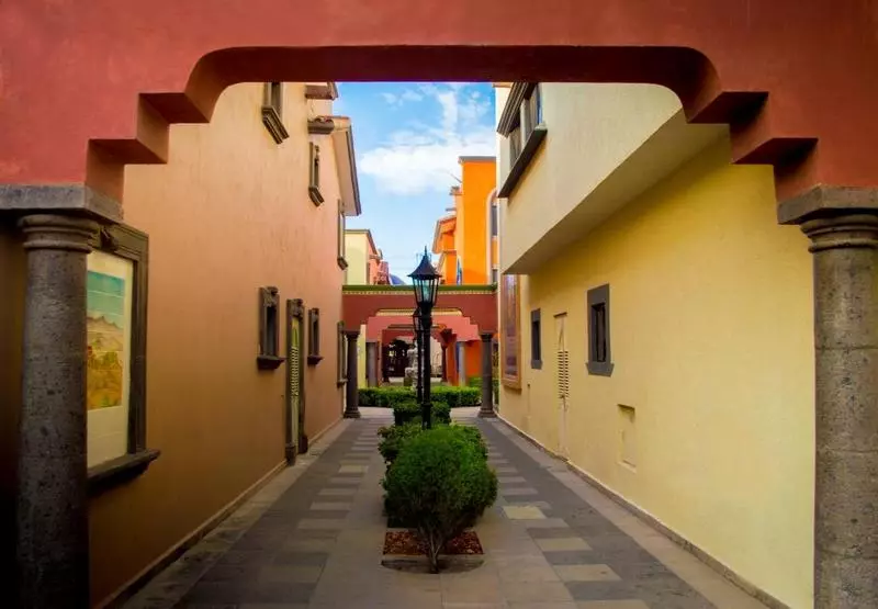 هتل Suites El Paseo