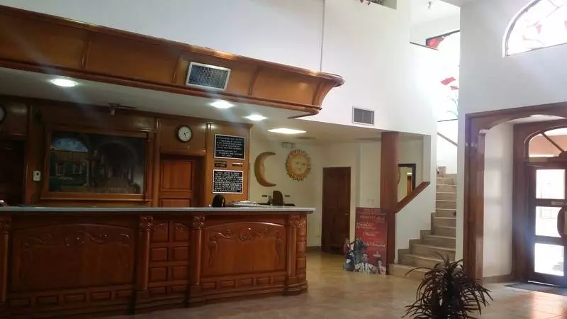 هتل Suites El Paseo