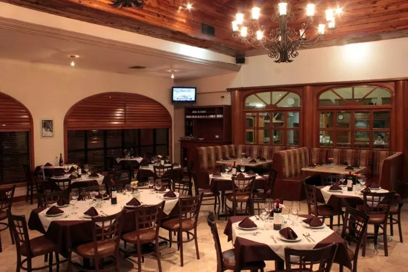 هتل Suites El Paseo