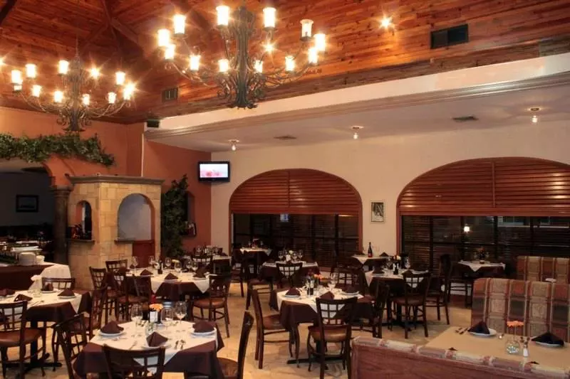 هتل Suites El Paseo