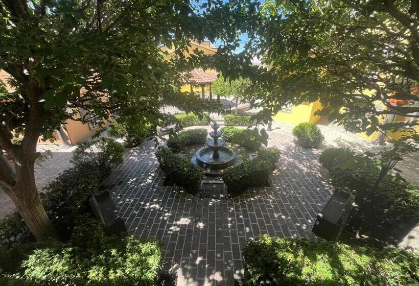 فندق Suites El Paseo