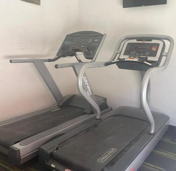 فندق Suites El Paseo