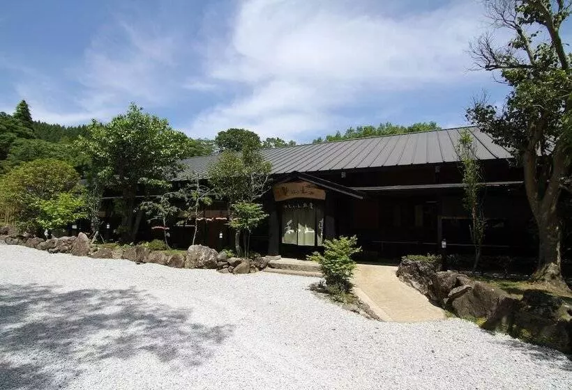 Отель Yufuin Ryoan Wazanhou