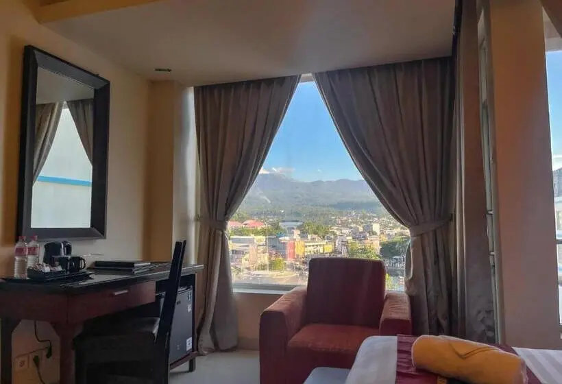 Lion Hotel & Plaza