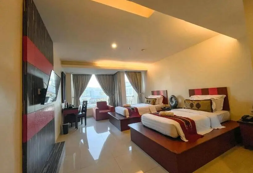 Lion Hotel & Plaza