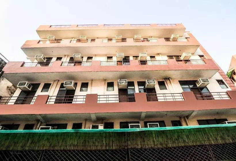 ホテル Avni Residency By Oyo Rooms