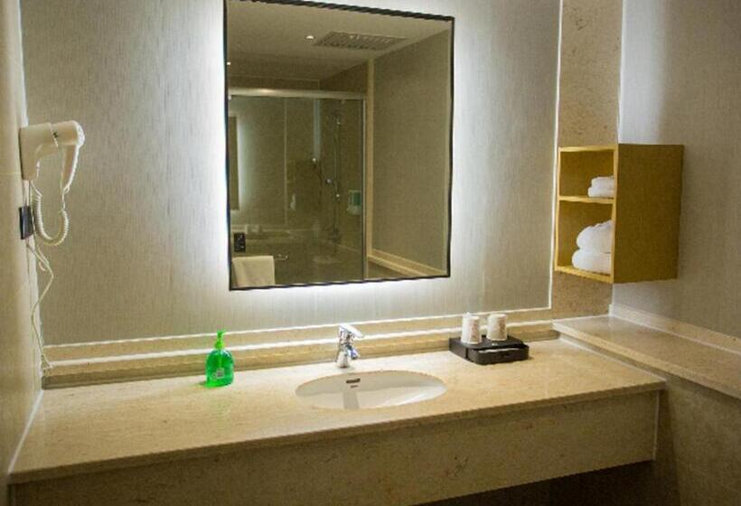 Отель City Comfort Inn Huizhou Longmen