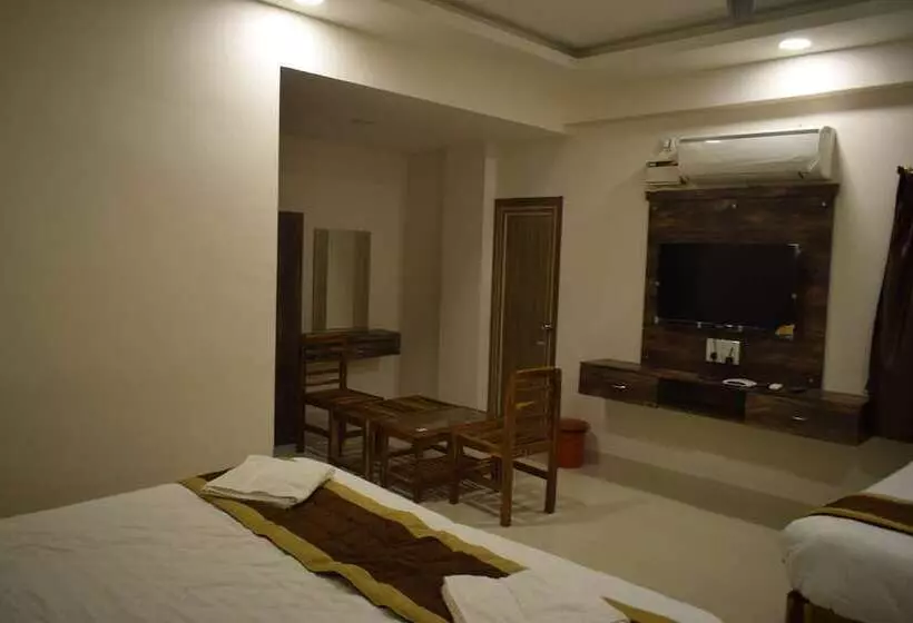 Hotelli Rani And Rani Residency