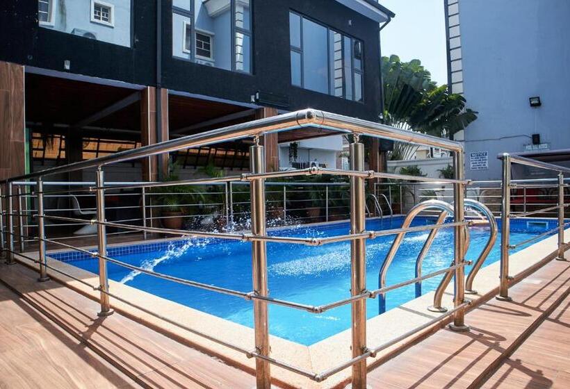 Nevada Hotel And Suites