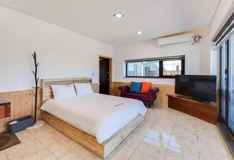 Majatalo Uljin Beatrice Pool Villa