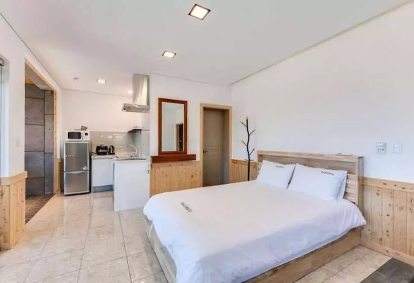 Majatalo Uljin Beatrice Pool Villa