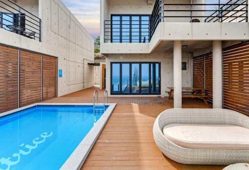 Pensione Uljin Beatrice Pool Villa