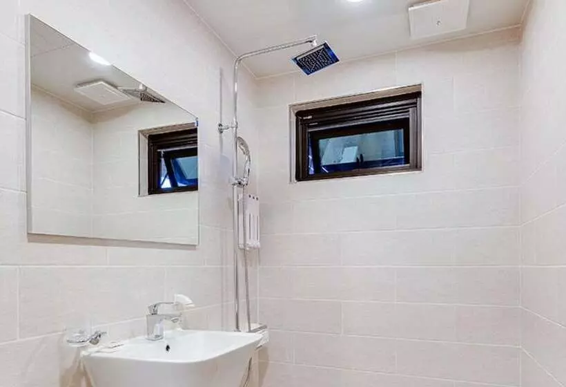 Majatalo Uljin Beatrice Pool Villa