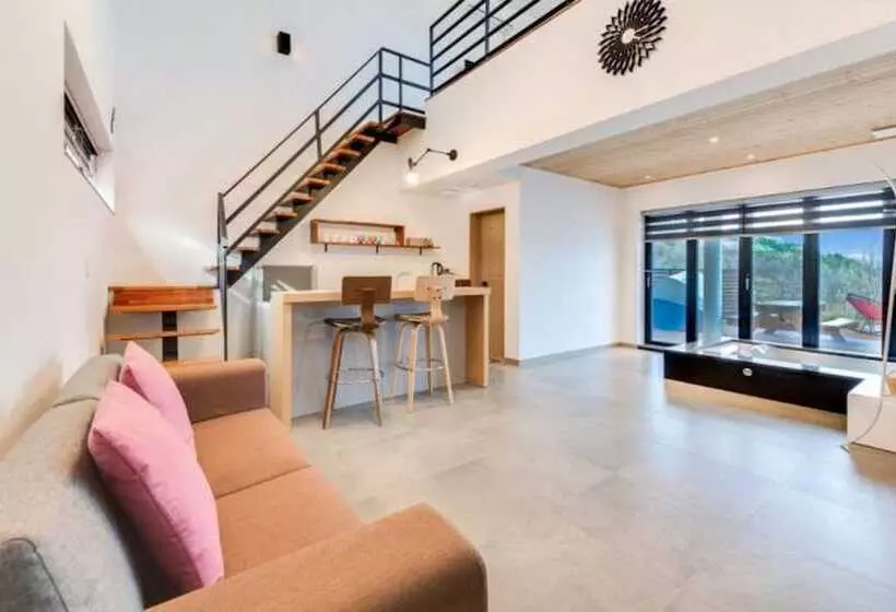 Majatalo Uljin Beatrice Pool Villa