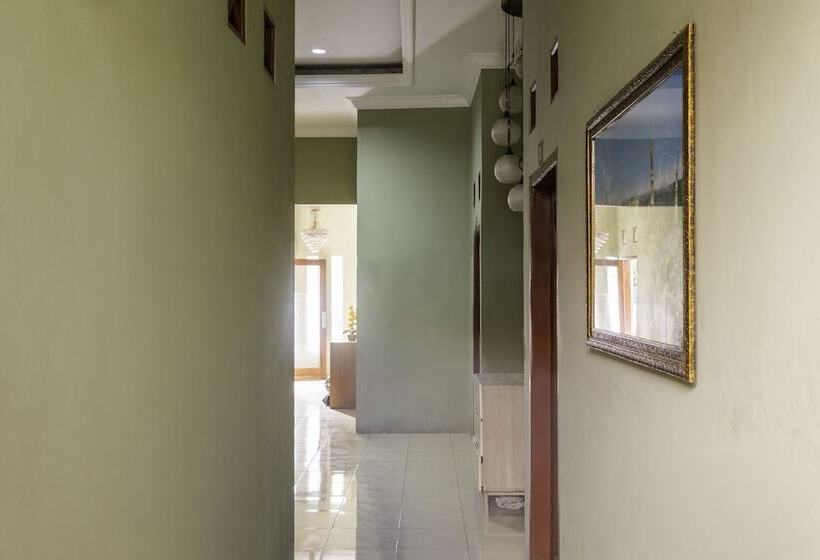 הוסטל Spot On 2806 Wisma Syariah