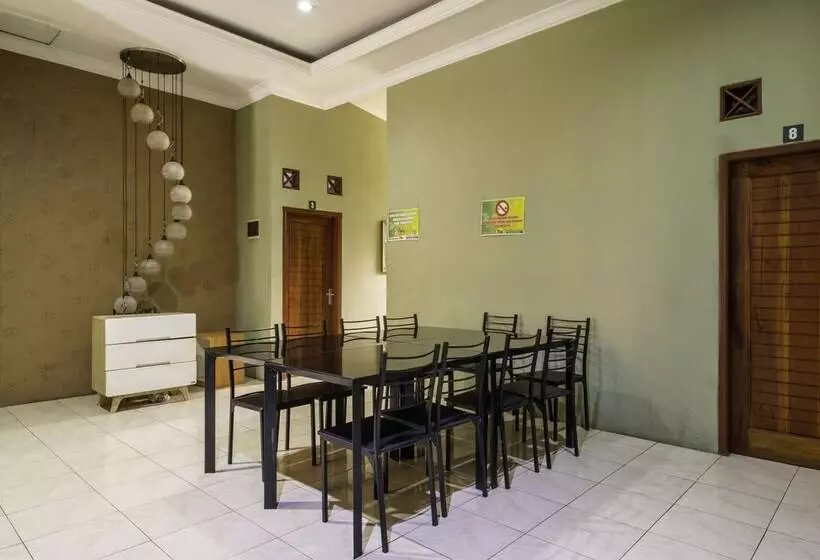 Herberge Spot On 2806 Wisma Syariah