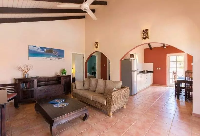 هتل Blachi Koko Apartments Bonaire