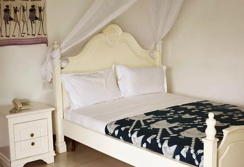 Hotelli Coconut Tree Village Beach Resort