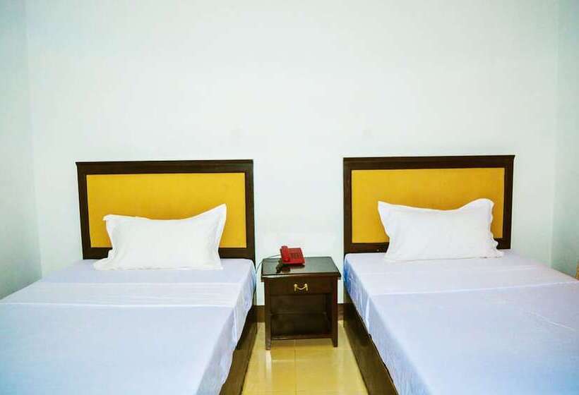 فندق Coconut Tree Village Beach Resort