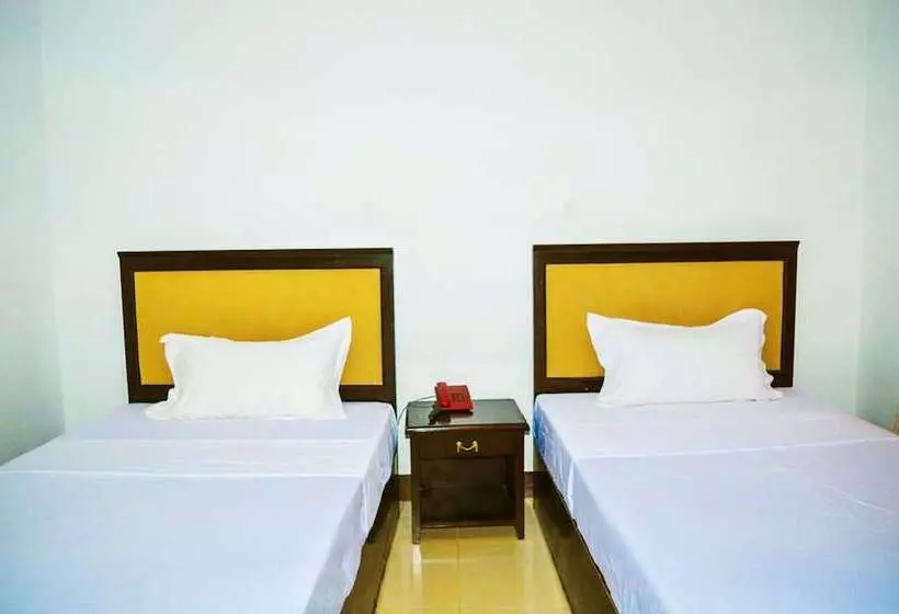 Hotelli Coconut Tree Village Beach Resort