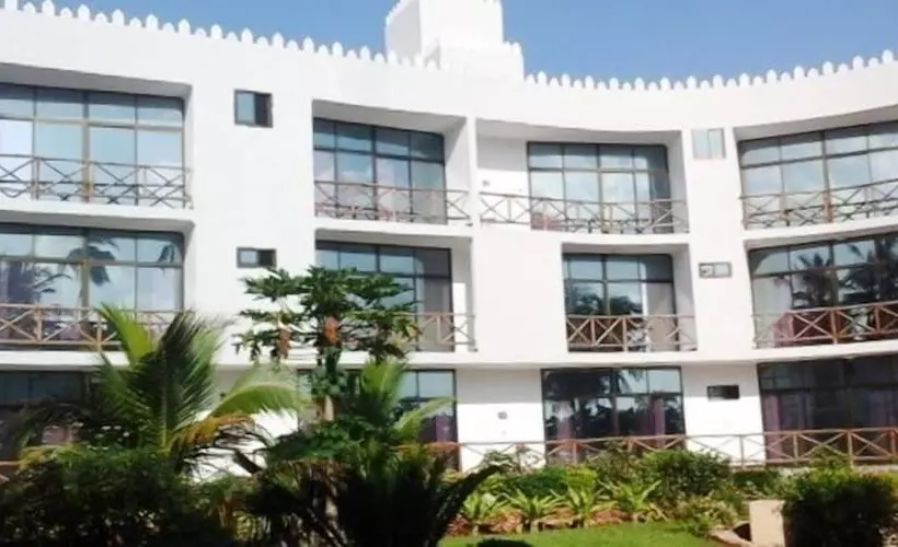 Hotelli Coconut Tree Village Beach Resort