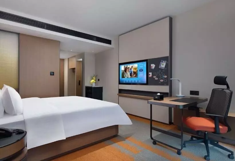 Hotelli Huanpeng By Hilton Shenzhen Baoanairport