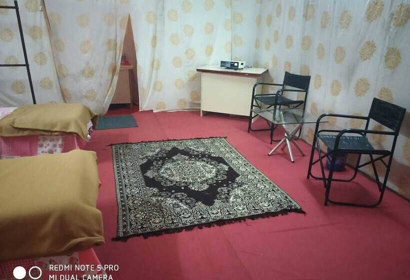 בית מלון כפרי Kumbh Mela Vedic Tents