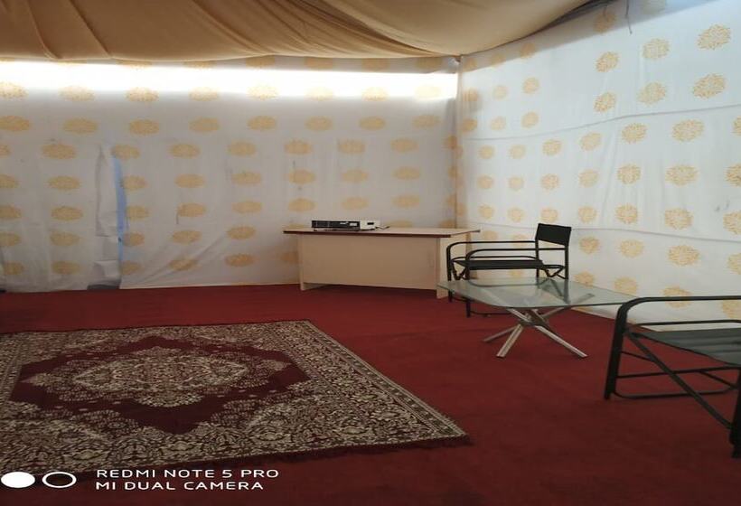 בית מלון כפרי Kumbh Mela Vedic Tents