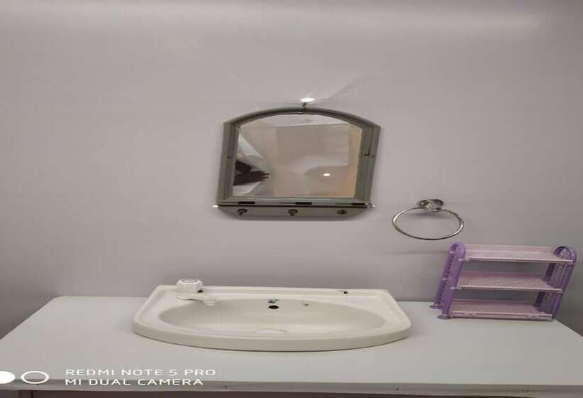 בית מלון כפרי Kumbh Mela Vedic Tents