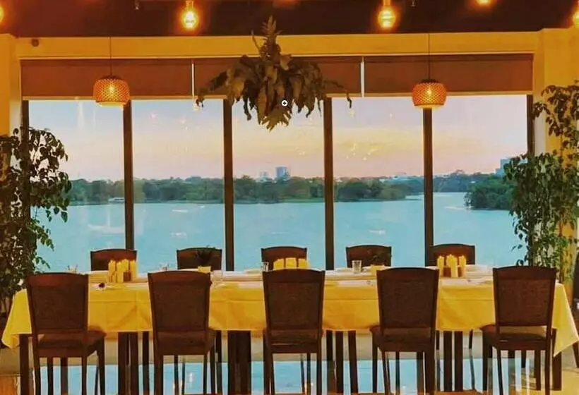 هتل Sen Yangon Lakeview