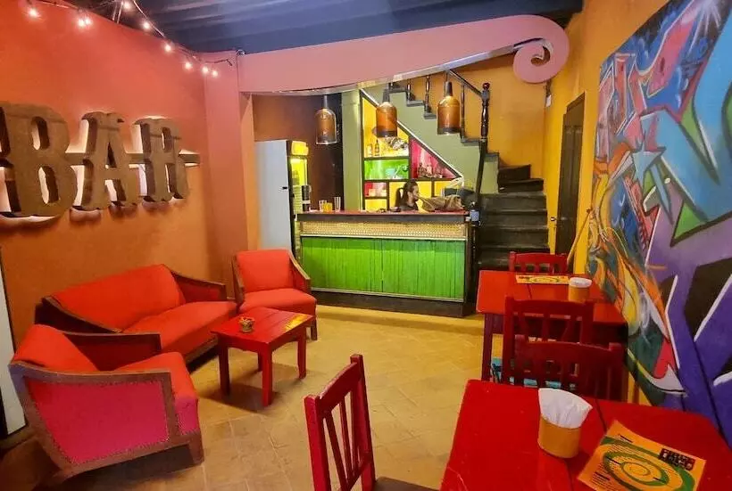 پانسیون Circo Hostel