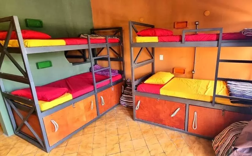 پانسیون Circo Hostel