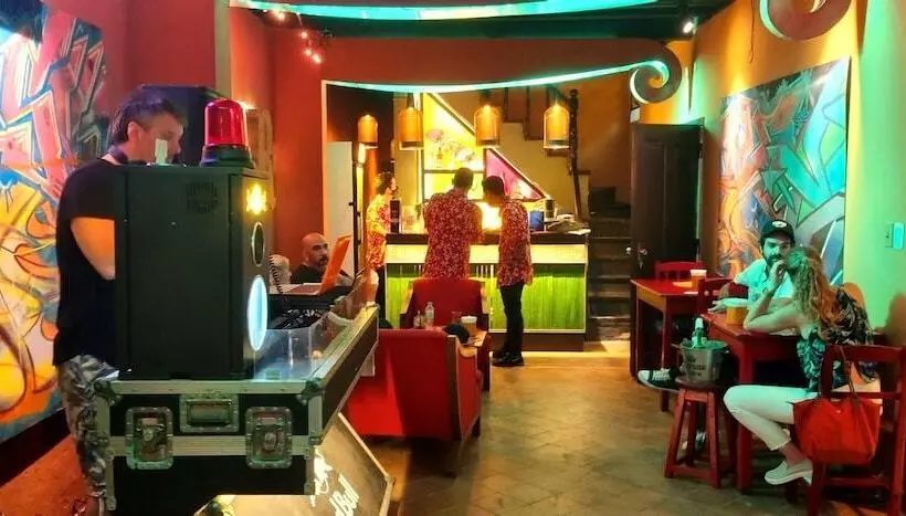پانسیون Circo Hostel