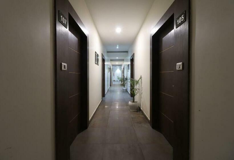 酒店 Capital O 86194 Parichay