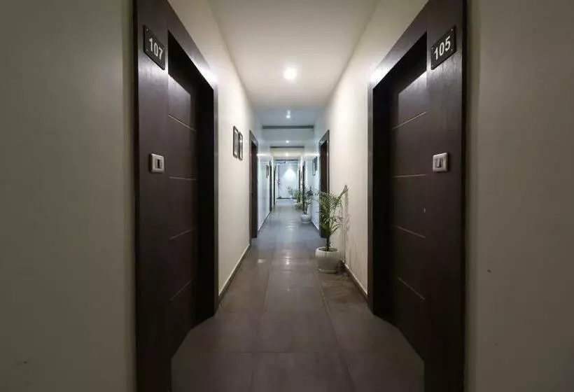 Hotelli Capital O 86194  Parichay
