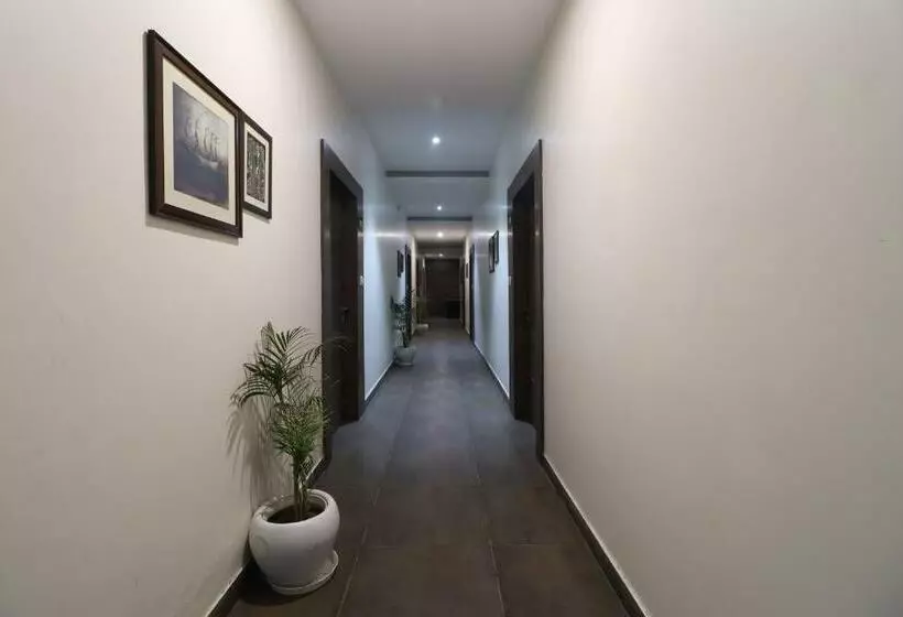 Hotelli Capital O 86194  Parichay