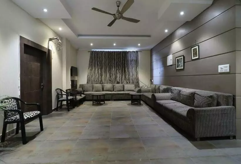 Hotelli Capital O 86194  Parichay