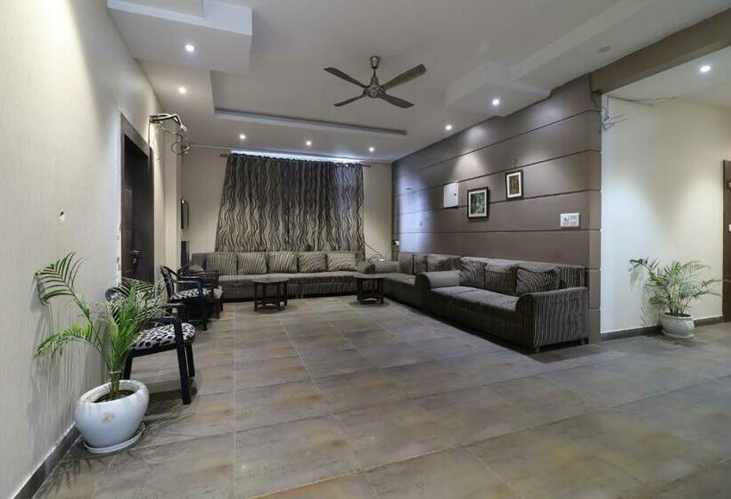 酒店 Capital O 86194 Parichay